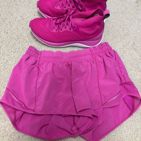 💗Lululemon Sonic Pink Bundle- size 6 Hotty hot 2.5 and 8.5 chargefeel mid shoes💓 - Picture 2 of 8